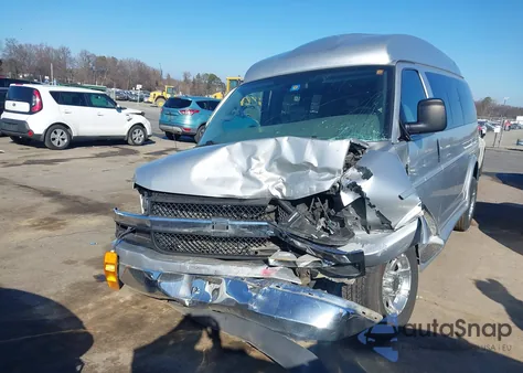 2017 Chevrolet Express 2500 Work Van z USA, uszkodzony, nr VIN 1GCWGAFG3H1292992